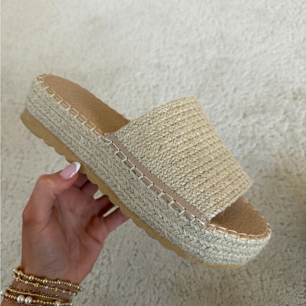 Beach by Matisse Women's Tan Slide Sandals